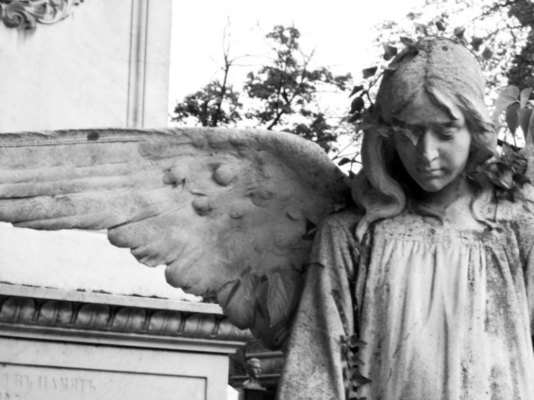 Cimitirul Bellu – povestile ascunse de la Bellu si de ce sa-l vezi macar o data in viata