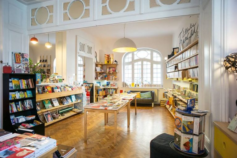 10 carti interesante gasite in libraria franceza Kyralina