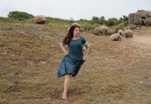 Jeannette, the Childhood of Joan of Arc – Rock-ul face revelatiile sa sune divin