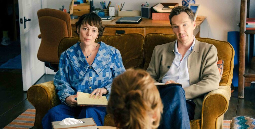 olivia-colman-and-benedict-cumberbatch-the-roses_filme noi de văzut