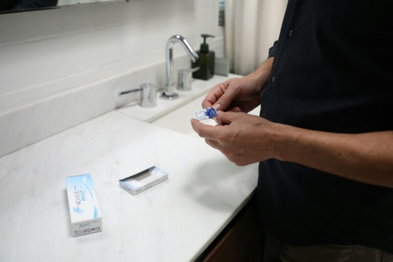 Vedere clară în era digitală: adaptarea soluțiilor optice la nevoile moderne Vedere clară în era digitală: adaptarea soluțiilor optice la nevoile moderne